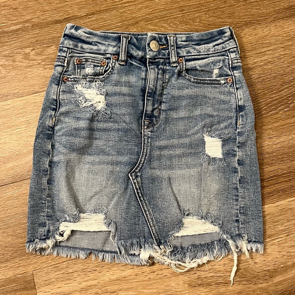 American Eagle Distressed Denim Mini Skirt, size 00